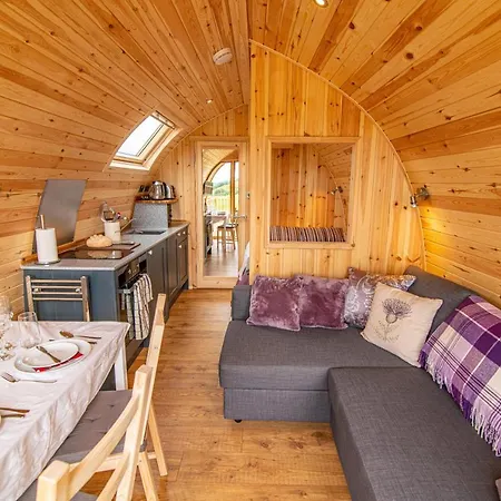 Апартаменты Farragon Luxury Glamping Pod With Hot Tub & Pet Friendly At Pitilie Pods Аберфелди Экстерьер фото