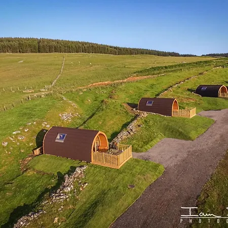 Апартаменты Farragon Luxury Glamping Pod With Hot Tub & Pet Friendly At Pitilie Pods Аберфелди Экстерьер фото