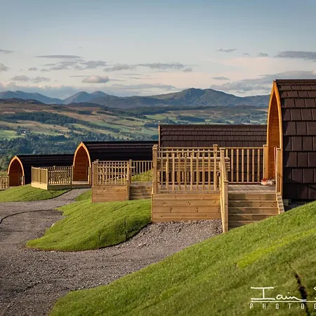 Апартаменты Farragon Luxury Glamping Pod With Hot Tub & Pet Friendly At Pitilie Pods Аберфелди Экстерьер фото