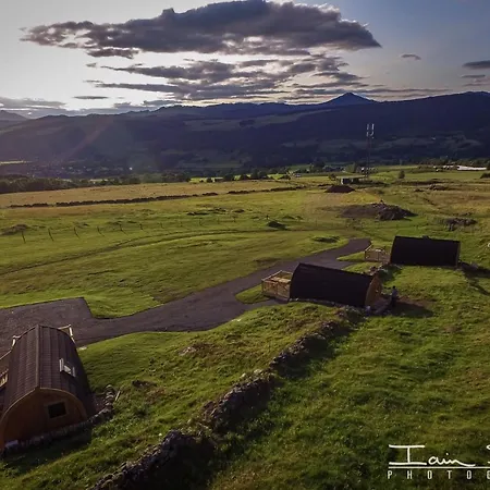Апартаменты Farragon Luxury Glamping Pod With Hot Tub & Pet Friendly At Pitilie Pods Аберфелди Экстерьер фото