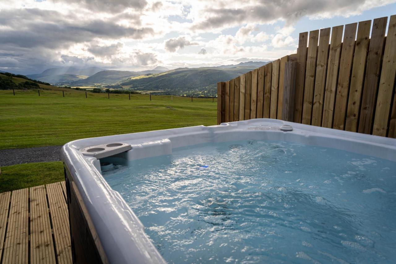 Farragon Luxury Glamping Pod With Hot Tub & Pet Friendly At Pitilie Pods